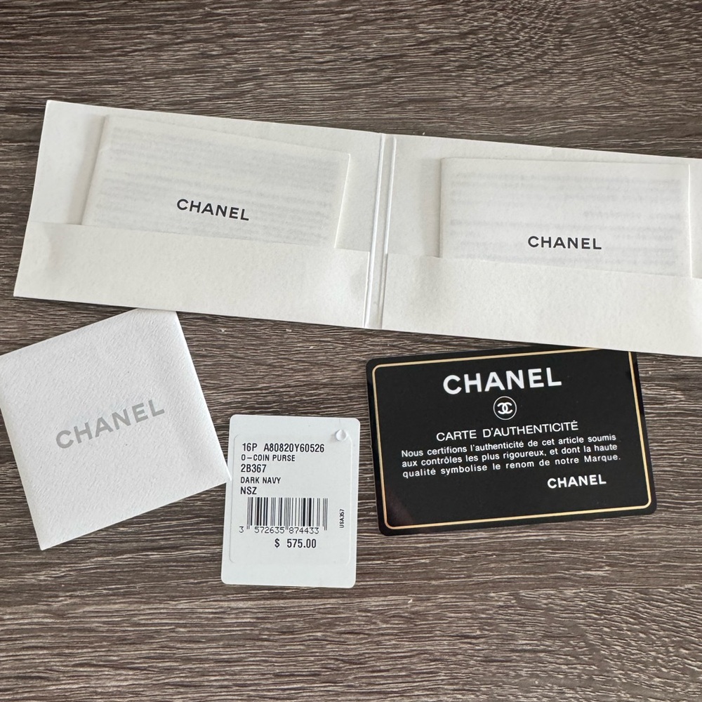 CHANEL Dark Blue Chevron Leather Wallet Coin Purse - Picture 4 of 11